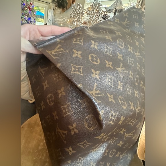 Louis Vuitton All In MM Monogram - Picture 8 of 14